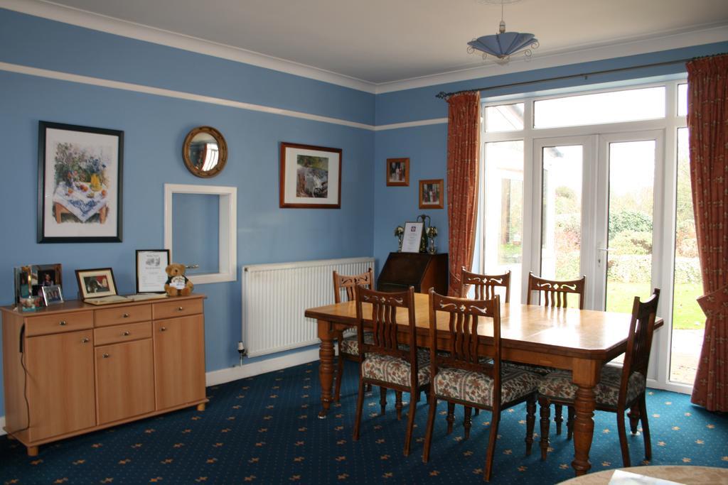Bridge House B&B Челтнем Екстер'єр фото
