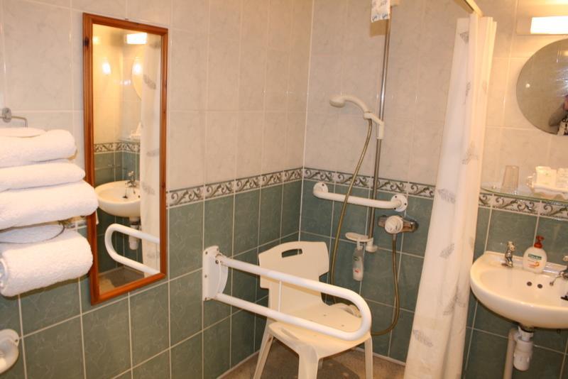 Bridge House B&B Челтнем Екстер'єр фото